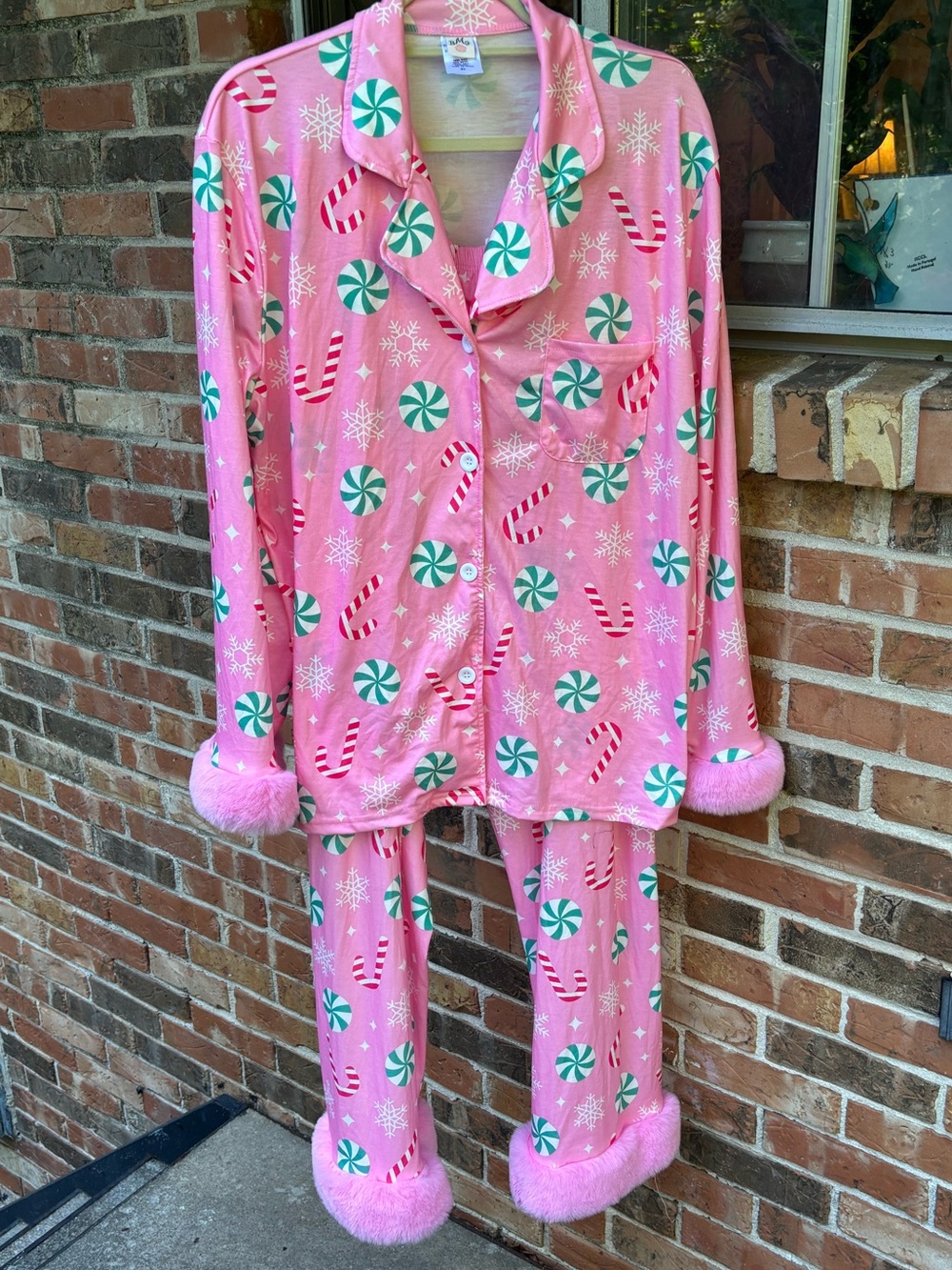 Peppermint Candy Dream PJ Set With Faux Fur Trim. Elastic Waist. Size XL